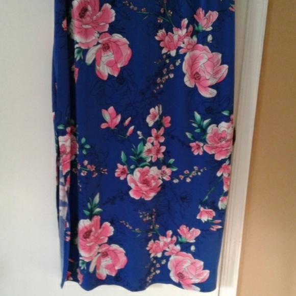 Floral dress - Picture 2 of 8